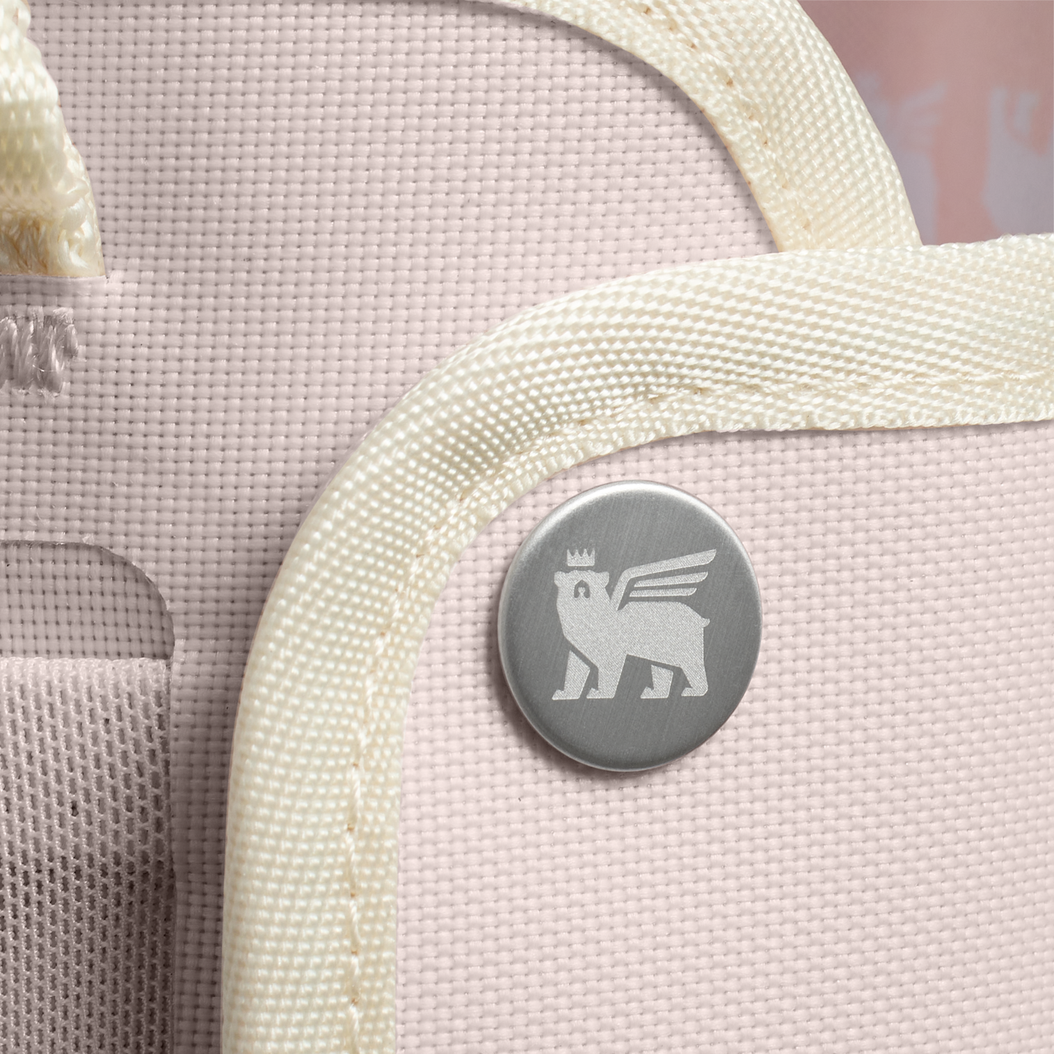 Web_PNG_Square-TheAll-DayQuencherCarry-All30OZ-RoseQuartz-CloseUpDetail.png