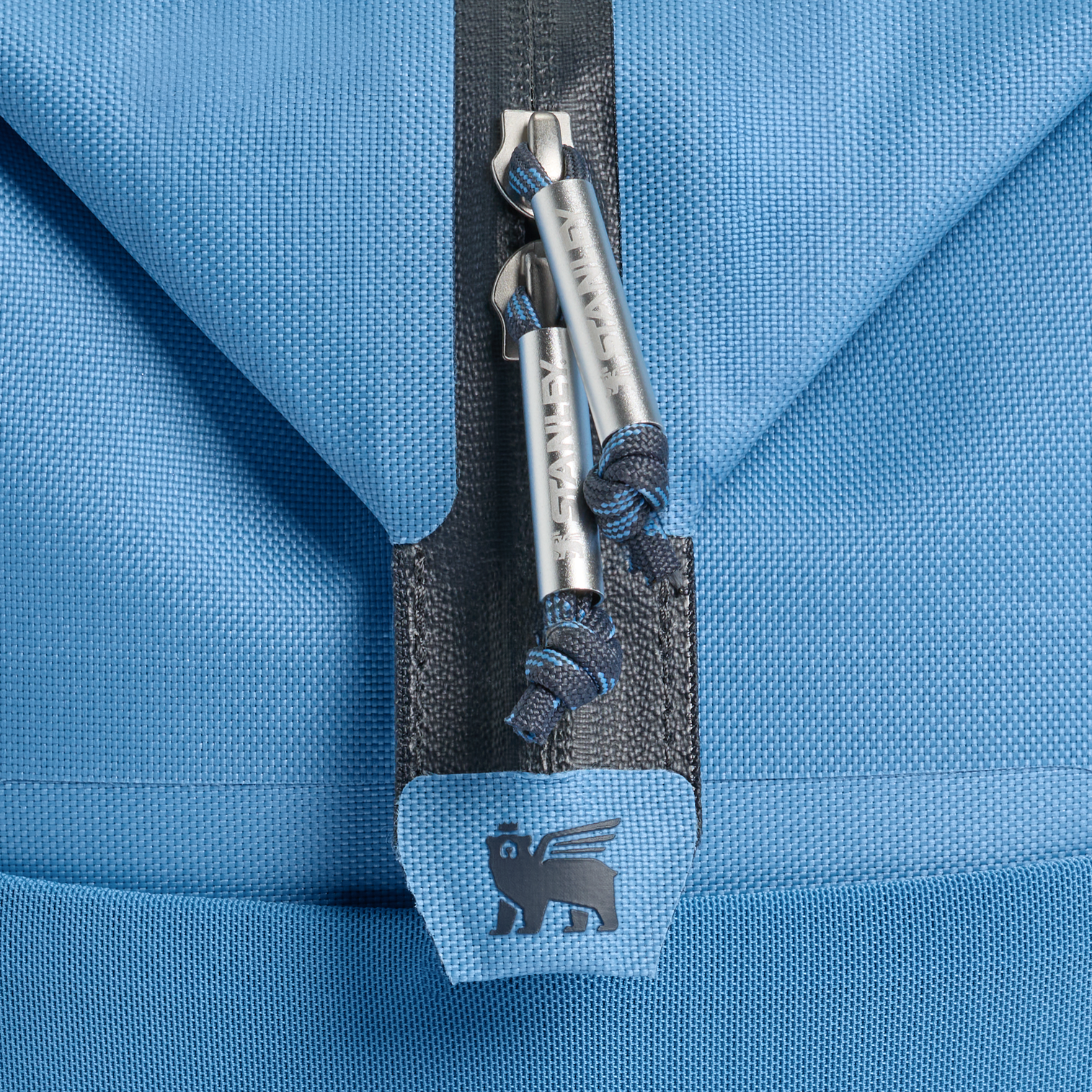 Web_PNG_Square-TheAllDayJulienneMidiCooler12QT-BlueSky-Detail_d24291e1-470c-40c0-90f7-ef667bf7aa39.png