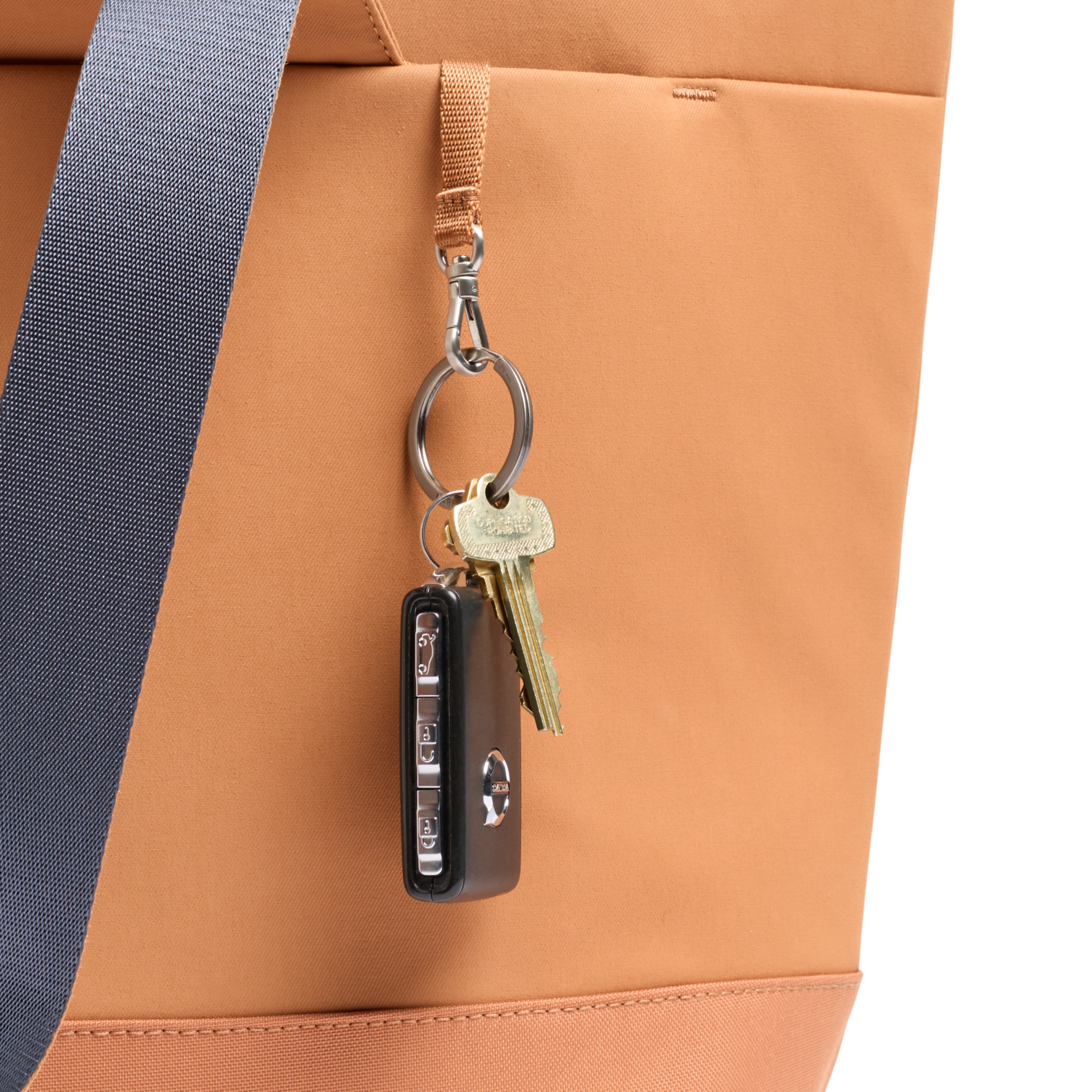 Web_PNG_Square-TheStandbyTote21.8qt-20.6L-Toast-KeychainDetail.png